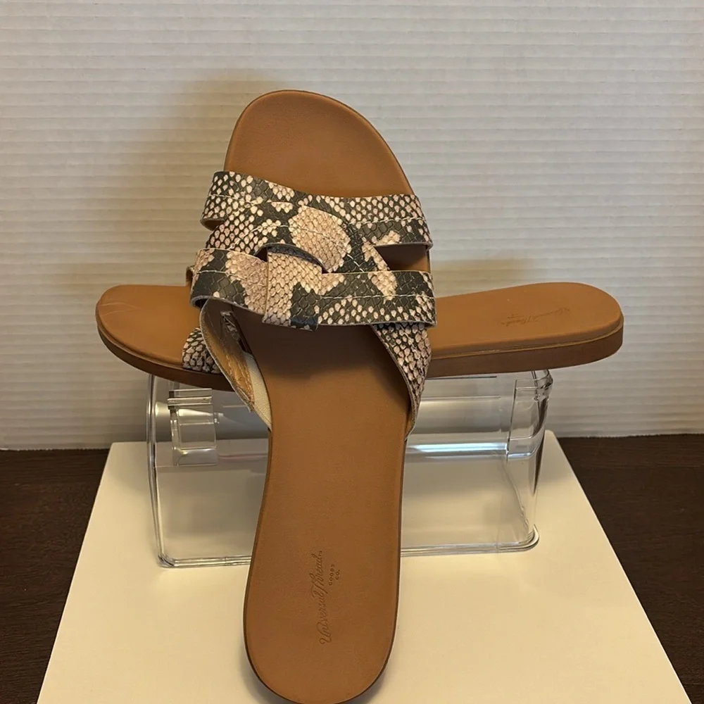 Universal Thread Black and Cream Sandals with Snake Print